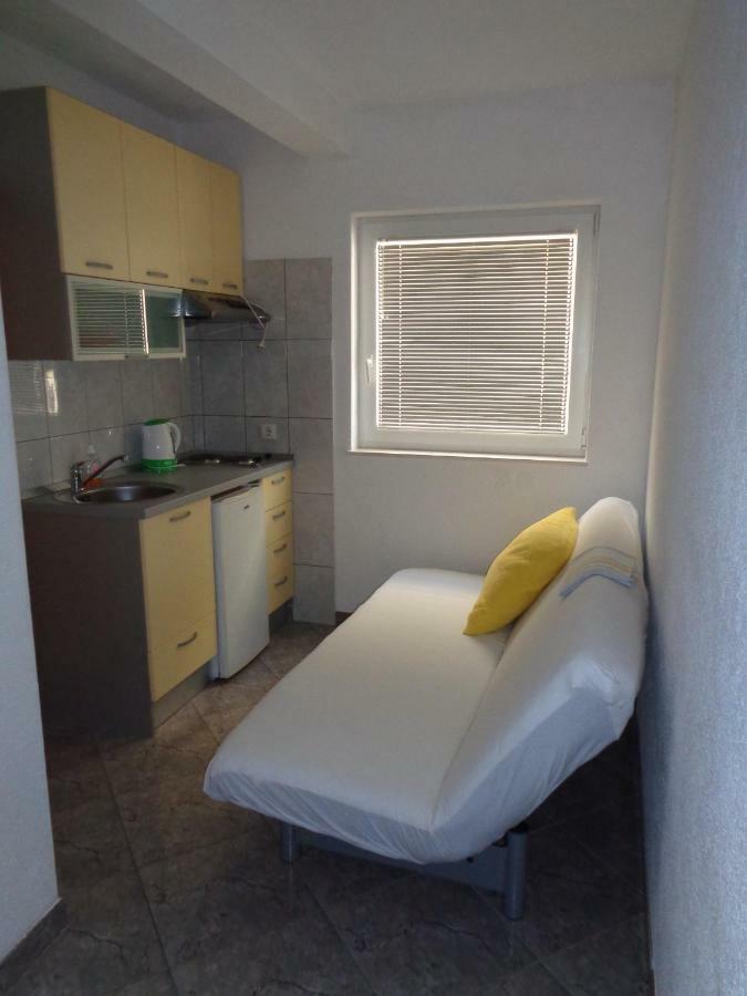 Apartments Rados 로크바 로고즈니차 외부 사진