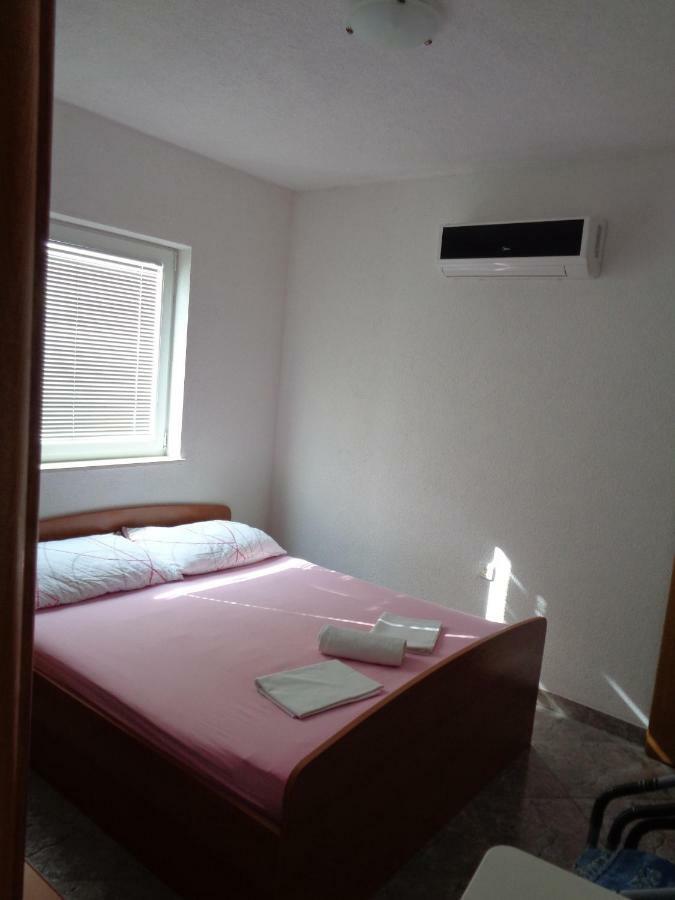 Apartments Rados 로크바 로고즈니차 외부 사진