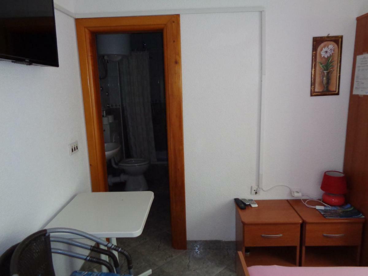 Apartments Rados 로크바 로고즈니차 외부 사진
