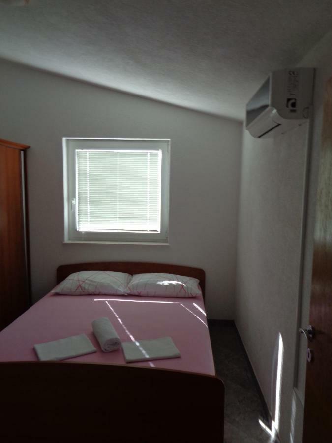 Apartments Rados 로크바 로고즈니차 외부 사진