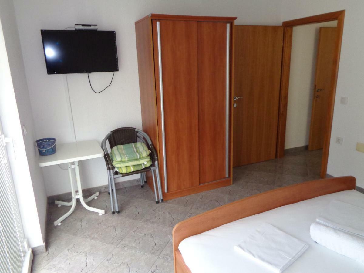 Apartments Rados 로크바 로고즈니차 외부 사진