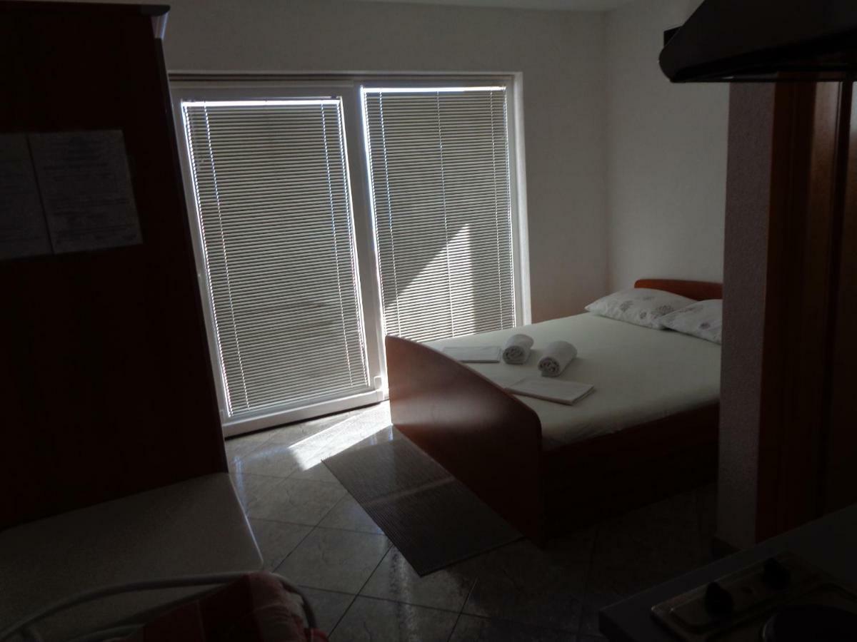 Apartments Rados 로크바 로고즈니차 외부 사진