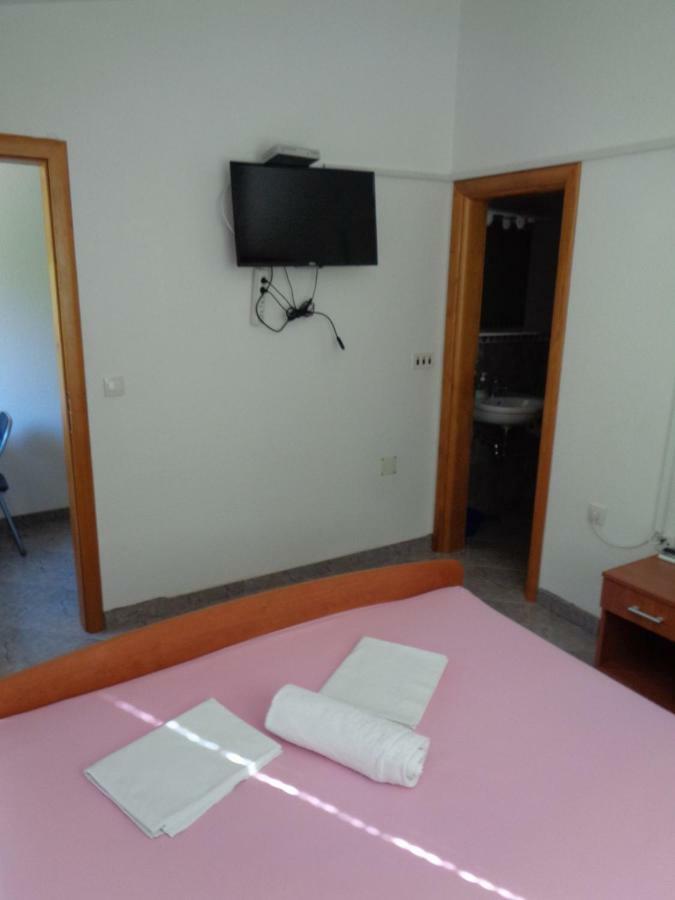 Apartments Rados 로크바 로고즈니차 외부 사진